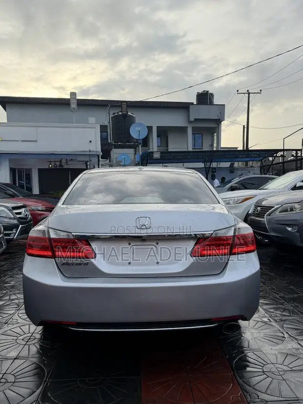 Honda Accord 2014 Silver - 1