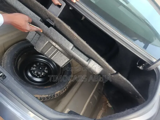 Toyota Camry 2014 Gray - 1