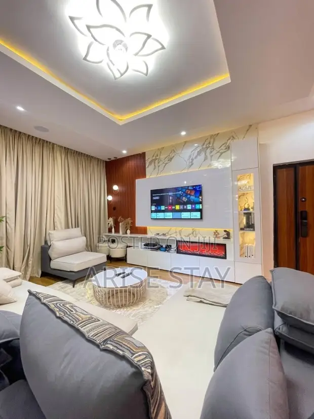 2-Bedroom Shortlet with Pool, PS5 & Snooker | Ikate Lekki - 1