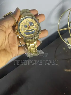 High Quality Men's Wristwatch - Gold Stainless Steel