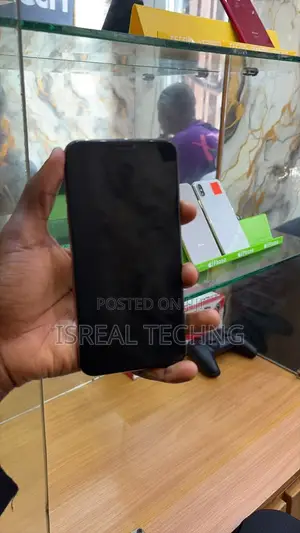 Apple iPhone 11 64GB Gray