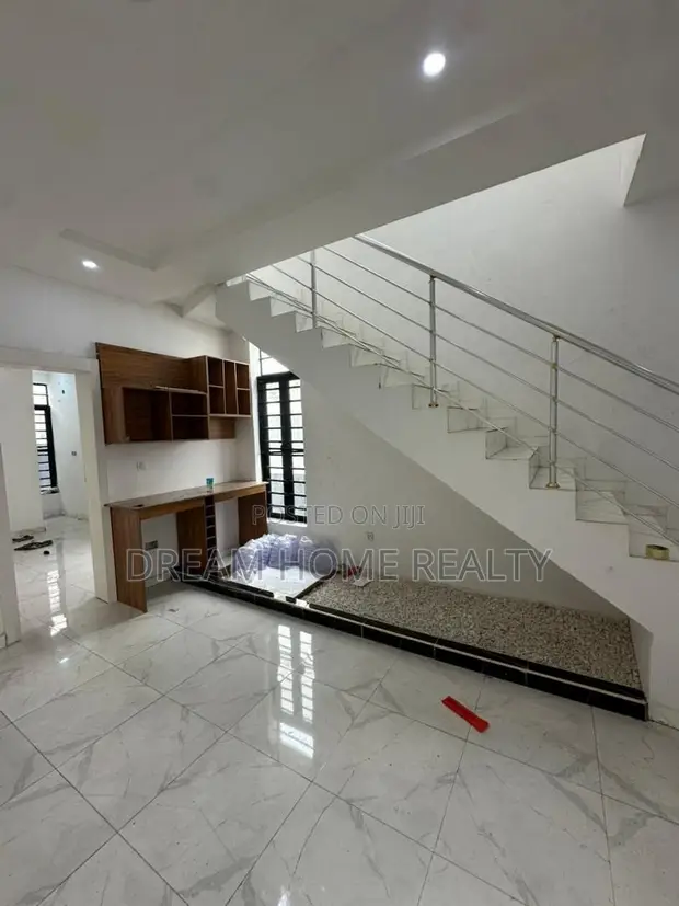 3 Bedroom Duplex for Rent in Ikota GRA, Lekki - 1