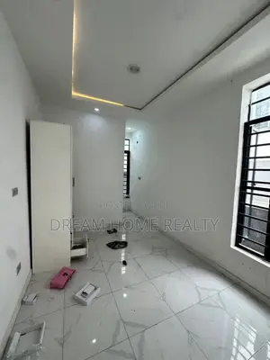 3 Bedroom Duplex don haya a Ikota GRA, Lekki