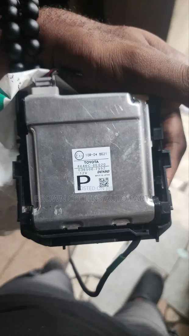 Toyota Highlander Windscreen Camera (2014-2019) - 1