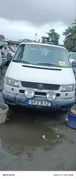 Volkswagen Transporter 2005 White - 2