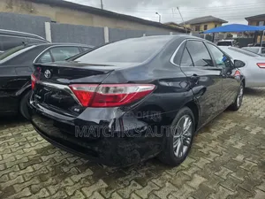 2016 Toyota Camry SE Sedan