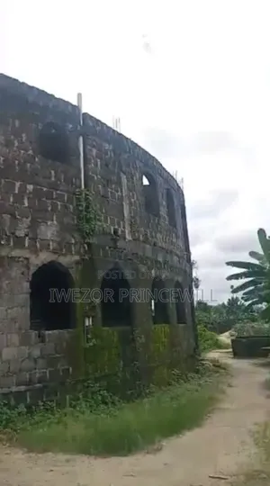 Uncompleted 22-Room Hotel for Sale in Ogbogoro