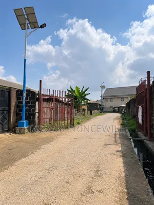 5-Bedroom Bungalow with 3 Shops in Nkpolu PH