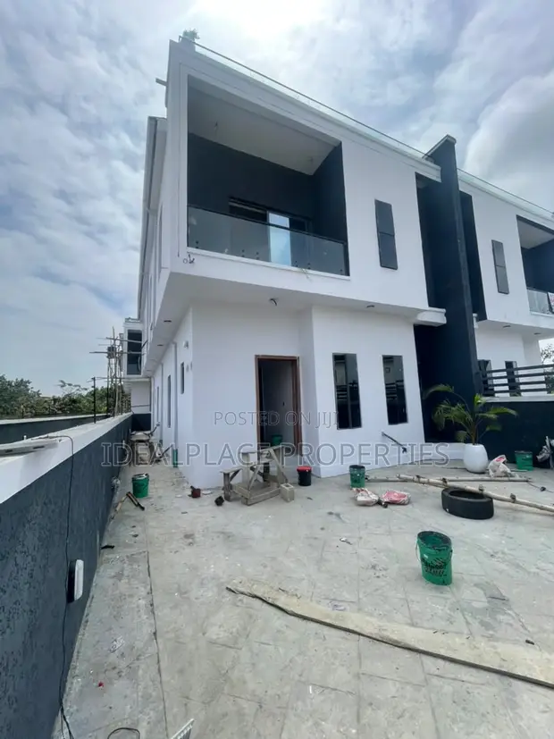 4 Bedroom Semi-Detached Duplex a Juna Sayarwa a Ajah - 1