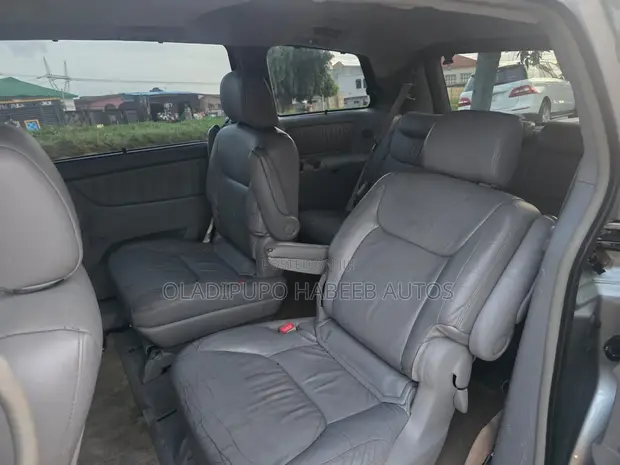 2008 Toyota Sienna XLE AWD Silver - 1