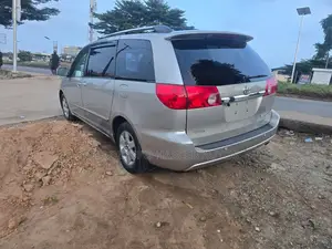 Toyota Sienna XLE AWD 2008 Silver