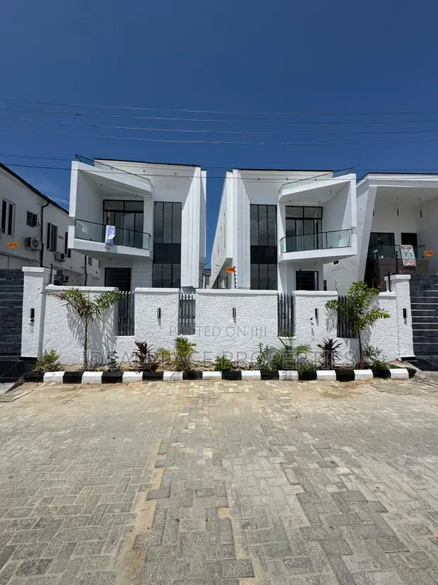 5-Bedroom Duplex with BQ & Pool in Lekki - 1