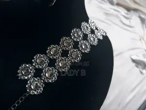 Koyarwar Choker Mai Layuka 2 - An Fitar da Silver