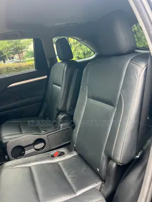 2015 Toyota Highlander XLE AWD SUV - Wadda Akawo