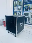 10U Mai Ƙarfin Gaske Akwatin Jirgin Sama na Amp - 3