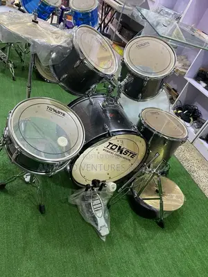 DR 5-Piece Acoustic Drum Set