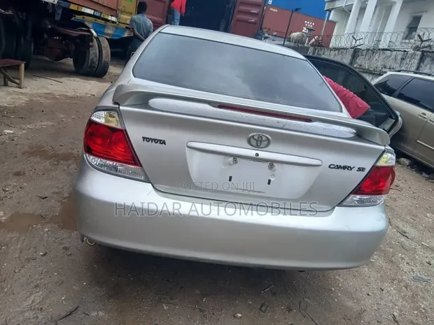 2006 Toyota Camry SE 2.4L Sedan - Foreign Used - 1