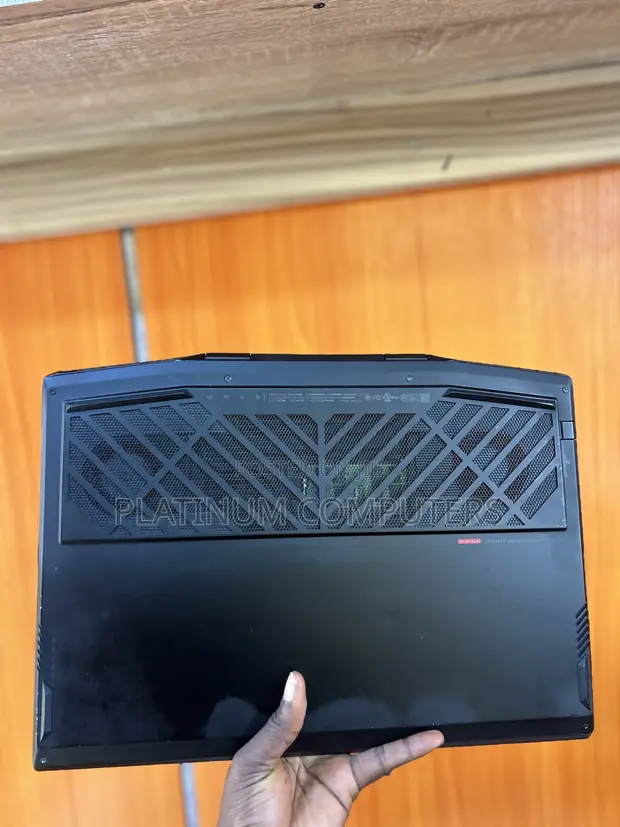 HP Omen 15 Laptop - Intel Core i7, 16GB RAM, 1TB SSD, RTX 2070 Super - 1
