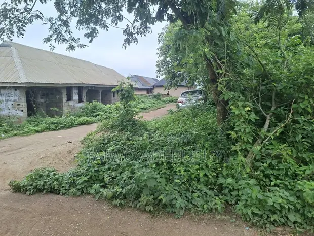 5-Bedroom Uncompleted House for Sale in Ada, Boripe - 1
