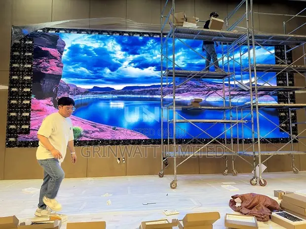 Grinwatt Indoor LED Screen P1 - 1