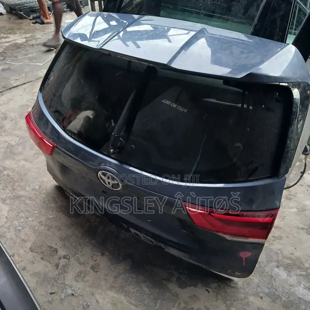 Tushen Toyota Highlander 2018 Cikakke - 1