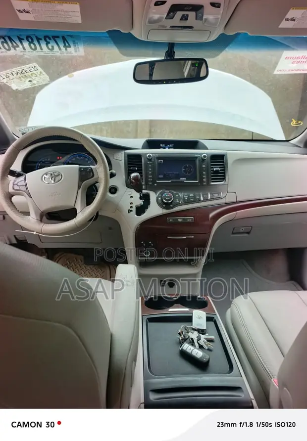 Toyota Sienna XLE 8 Passenger 2011 Grey - 1