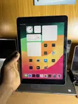 Apple iPad 9.7 32GB Gray (6th Gen) - 1