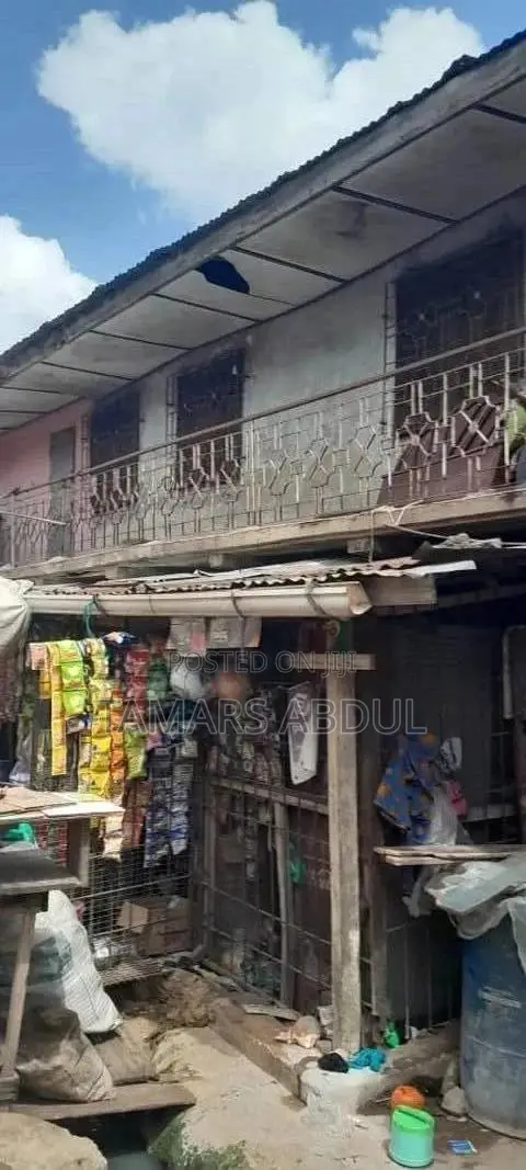 4-Bedroom House with Commercial Space in Inalende, Ibadan - 1