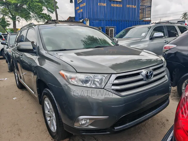 2013 Toyota Highlander - Foreign Used, Green - 1