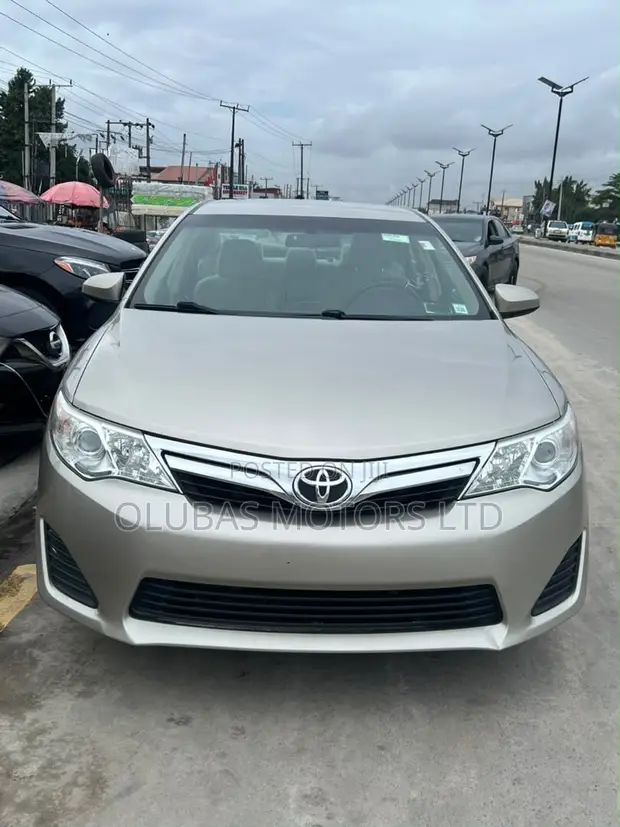 2015 Toyota Camry LE Sedan - Foreign Used - 1