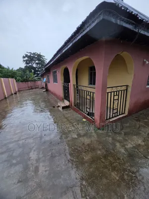 6-Bedroom House for Sale in Osogbo