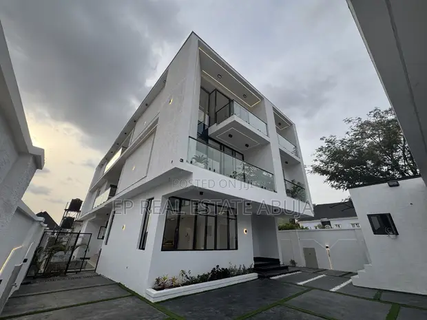 5 Bedroom Detached Duplex for Sale a Apo Resettlement - 1