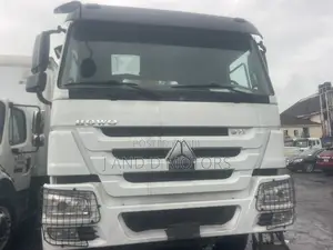Very Clean Sinotruk Howo Manlift Truck