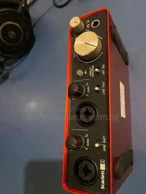 Focusrite Scarlett 2i2 (2nd Gen) USB Audio Interface