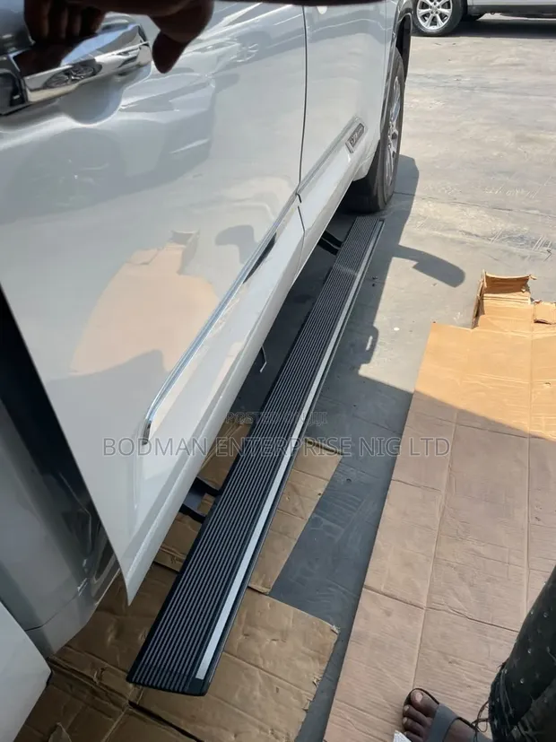 Automatic Side Step for Toyota Tundra 2024 - 1