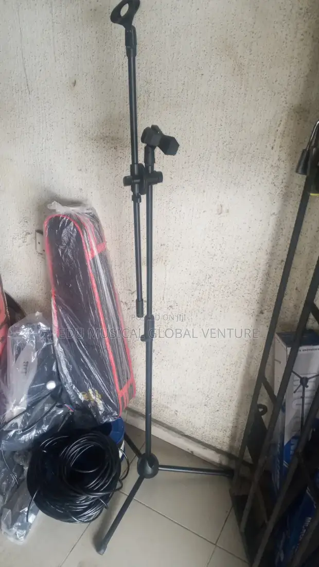 3-Leg Microphone Stand - 1