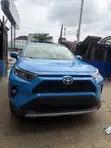 2020 Toyota RAV4 XLE Premium FWD - 1
