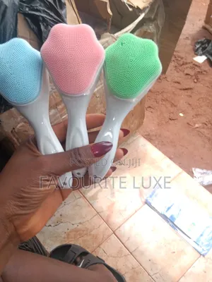 Silicone Facial Cleansing Brush