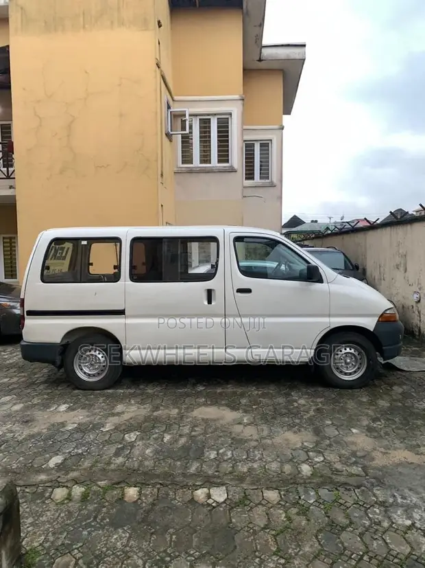 Toyota HiAce 2002 Fari - 1