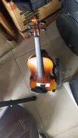 Yamaha 4/4 Violin - 1