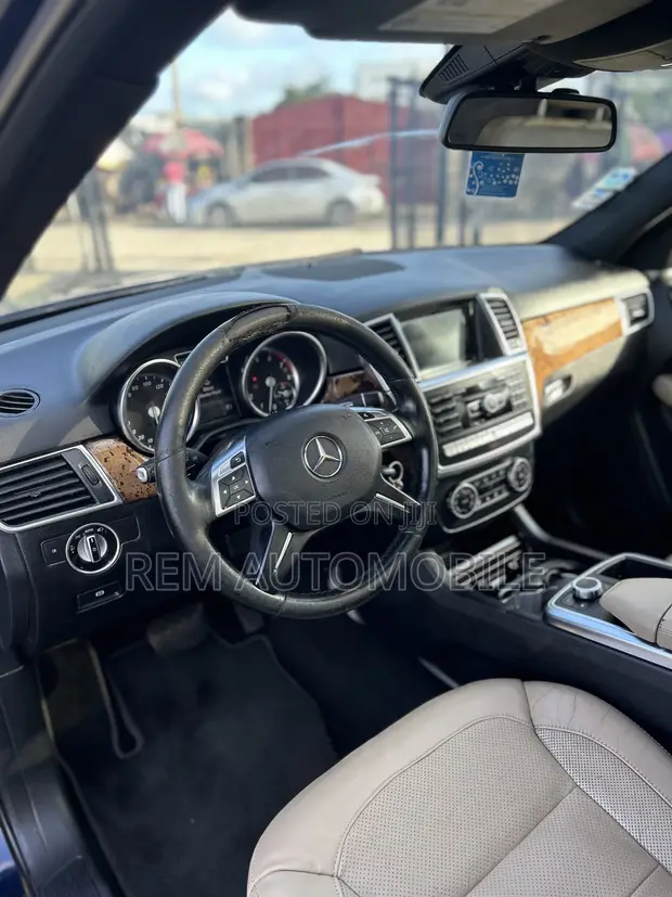 2014 Mercedes-Benz ML350 4MATIC SUV - 1
