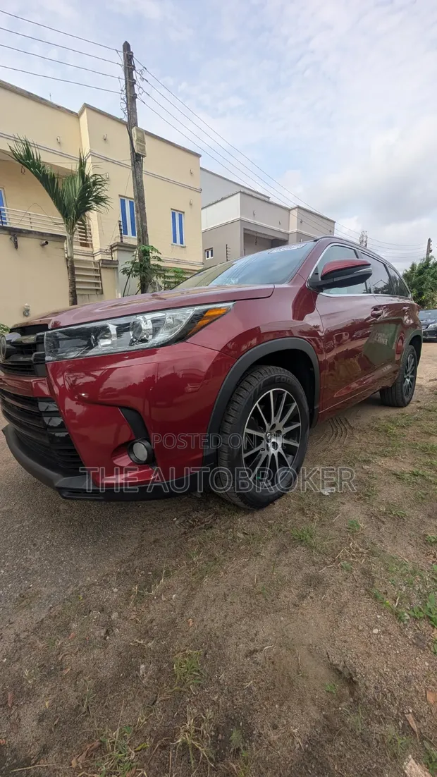2019 Toyota Highlander Sport Edition - 1