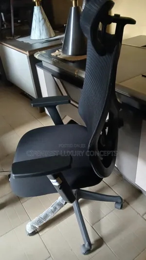 Executive Swivel Office Chair mai Headrest da Armrests