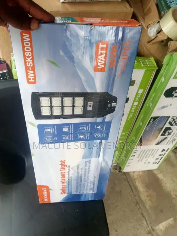 800W Lithium Battery Solar Street Light - 1