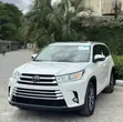 2017 Toyota Highlander XLE 4x4 V6 SUV - 2