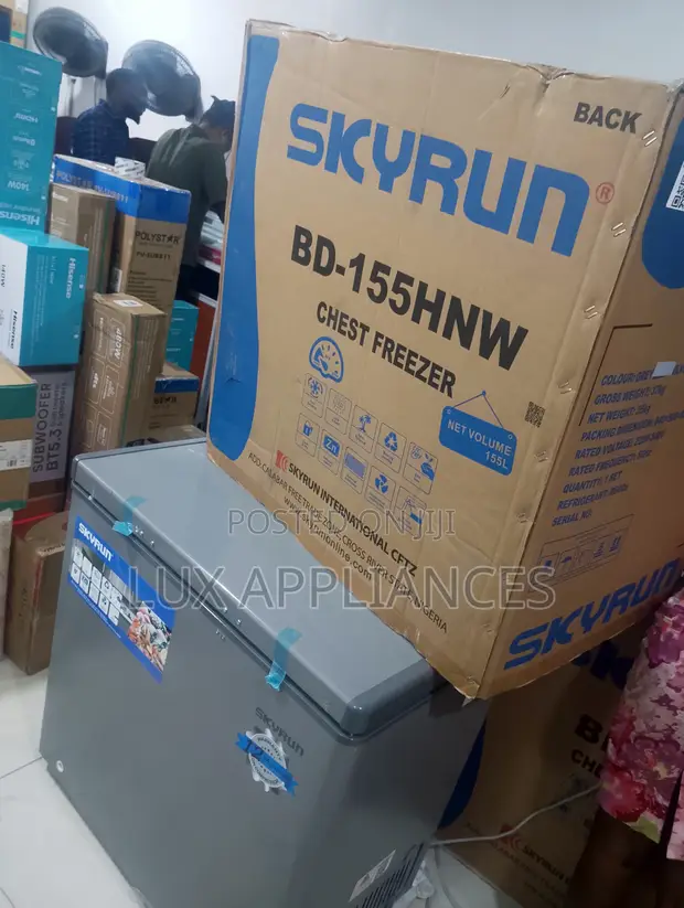 Skyrun 155L Chest Freezer with LED Light - 1