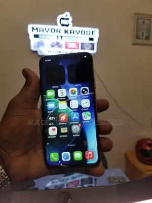 Apple iPhone 11 Pro Max 64GB Zinariya