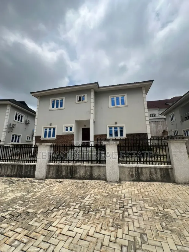3/5 Bedroom Duplex for Rent in Jericho GRA - 1