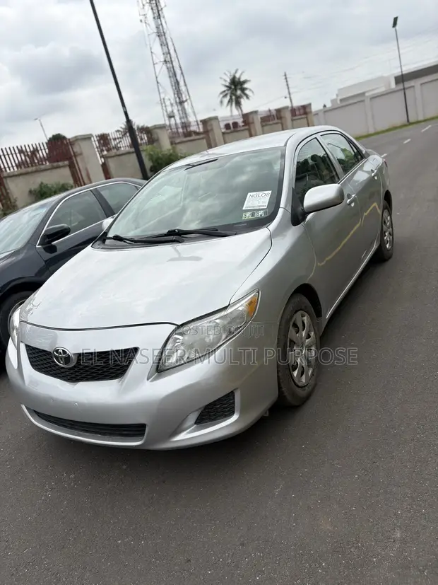 2009 Toyota Corolla LE Sedan - 1