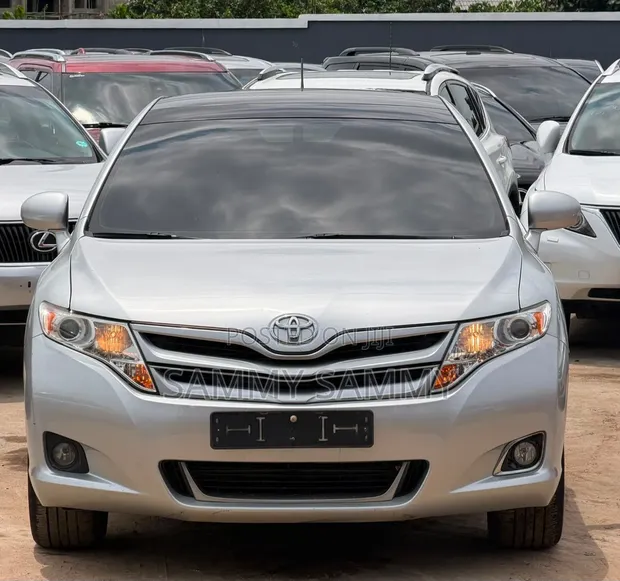 Toyota Venza Limited 2012 Silver - 1